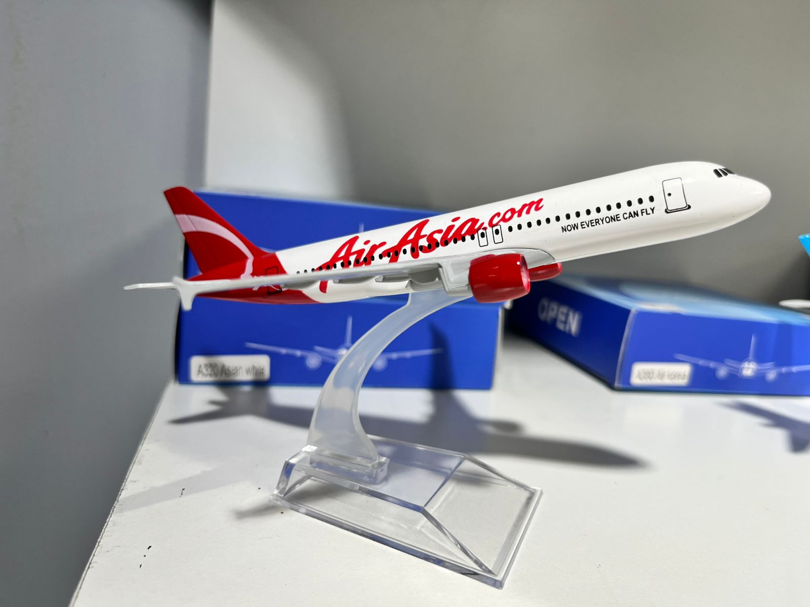 Avion escala Asían white A320 16 cm