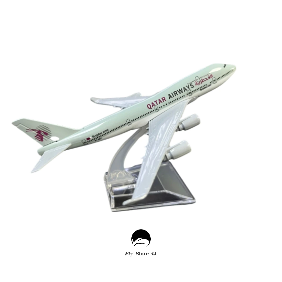 Qatar Airways B747 16 cm